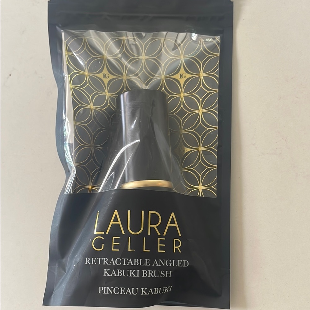 Laura Geller Retractable Angled Kabuki Brush